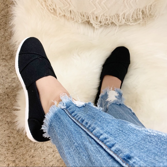 NEW Sofie Flats- in Black - Picture 6 of 6